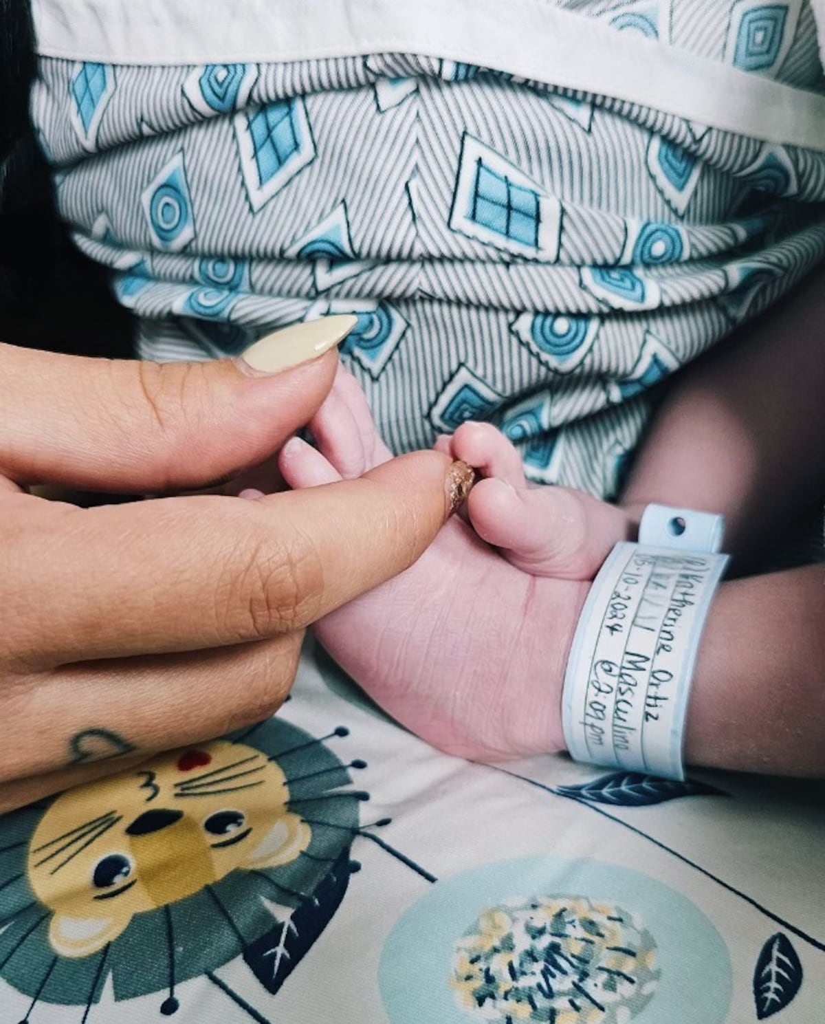 Presentadora de DaFlow anuncia el nacimiento de su bebé, Robben Valentino: ‘Conocí al amor de mi vida’