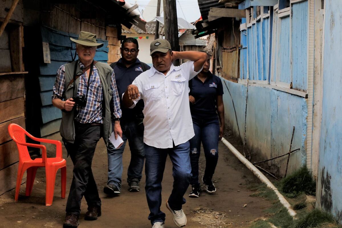 Padre del ex primer ministro de Reino Unido, Boris Johnson, visita Guna Yala