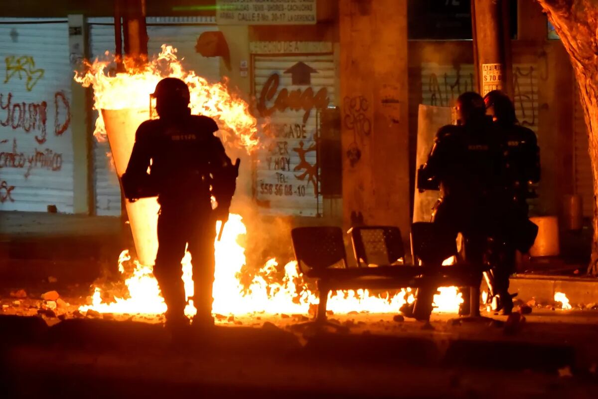 Mujer atropellada por un autobús es la undécima fallecida en protestas en Colombia