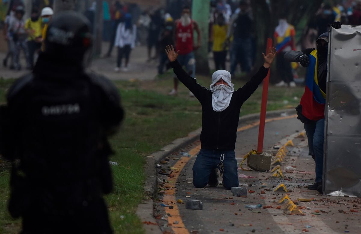 El papa Francisco expresa su preocupación por los enfrentamientos violentos en Colombia