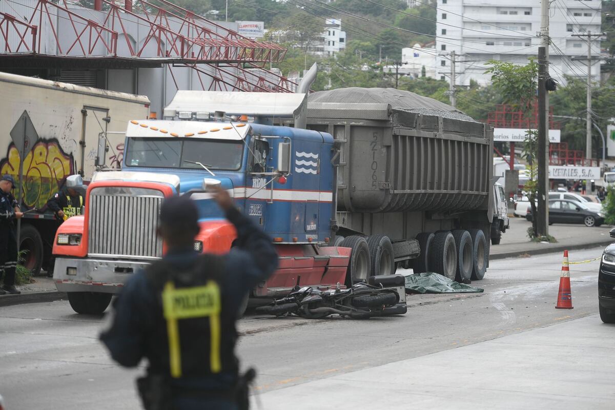 Tragedia: Motorizado pierde la vida tras accidente en la Tumba Muerto y la posible causa apunta a un derrame de aceite