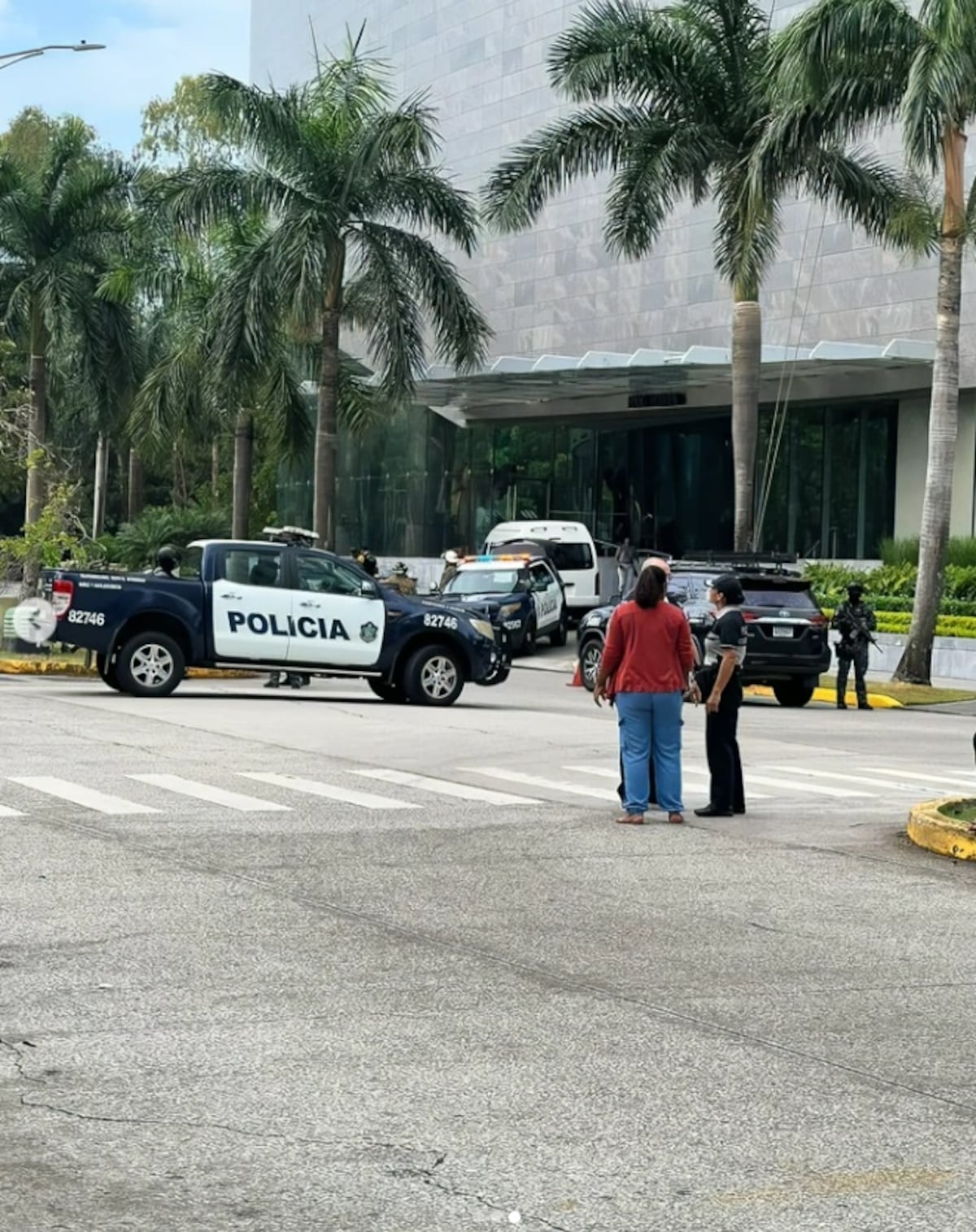 Por amenazas de bombas, varias escuelas de Panamá fueron desalojadas por los bomberos. Ministerio de Seguridad investiga. Video