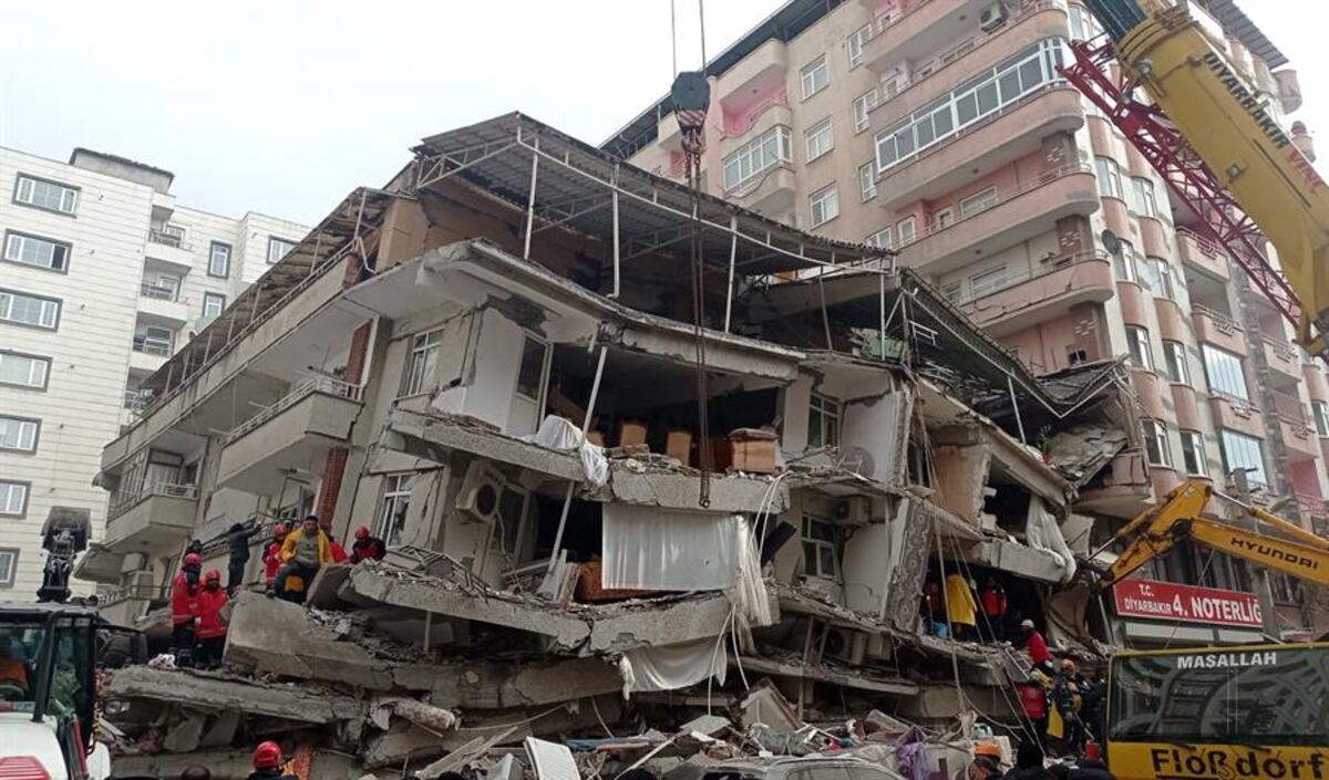 Panameños en Turquía están bien. La cifra de muertos por terremoto llega a más de mil 400