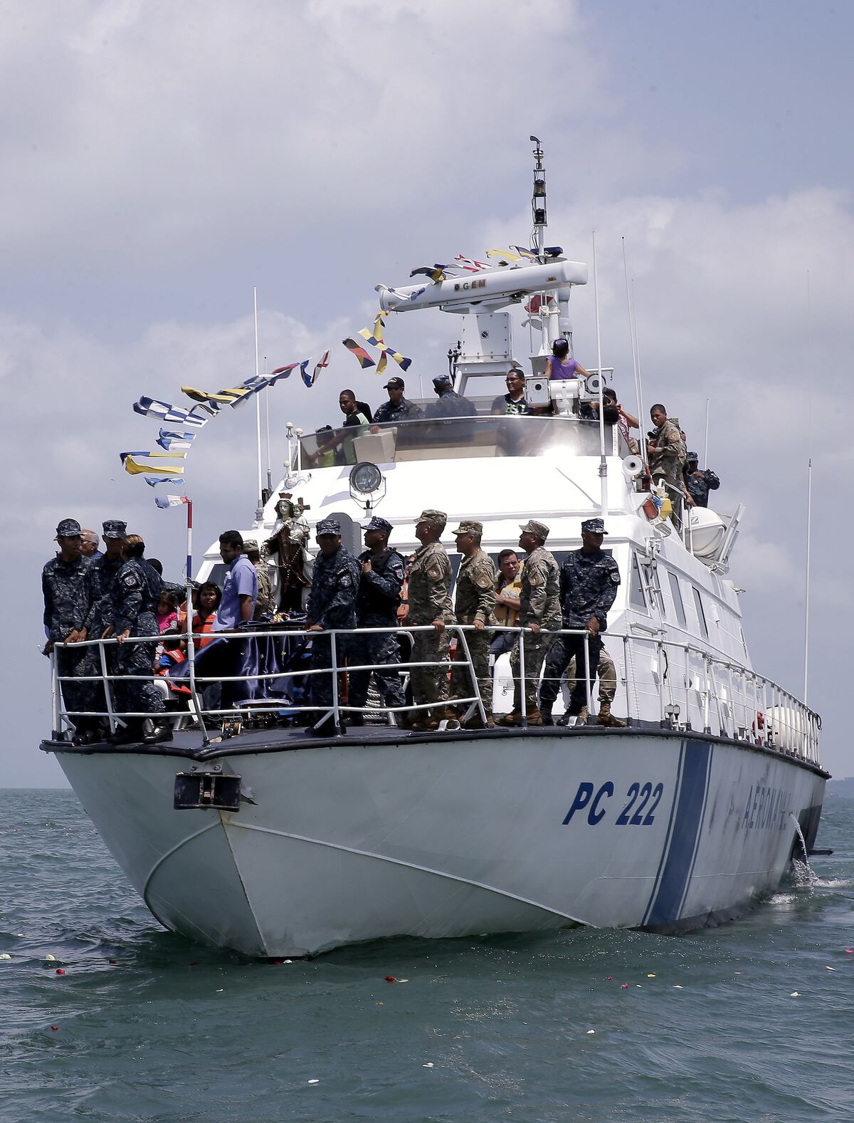 Hoy es la fiesta de la Virgen del Carmen. Patrona de los pescadores y hombres del mar