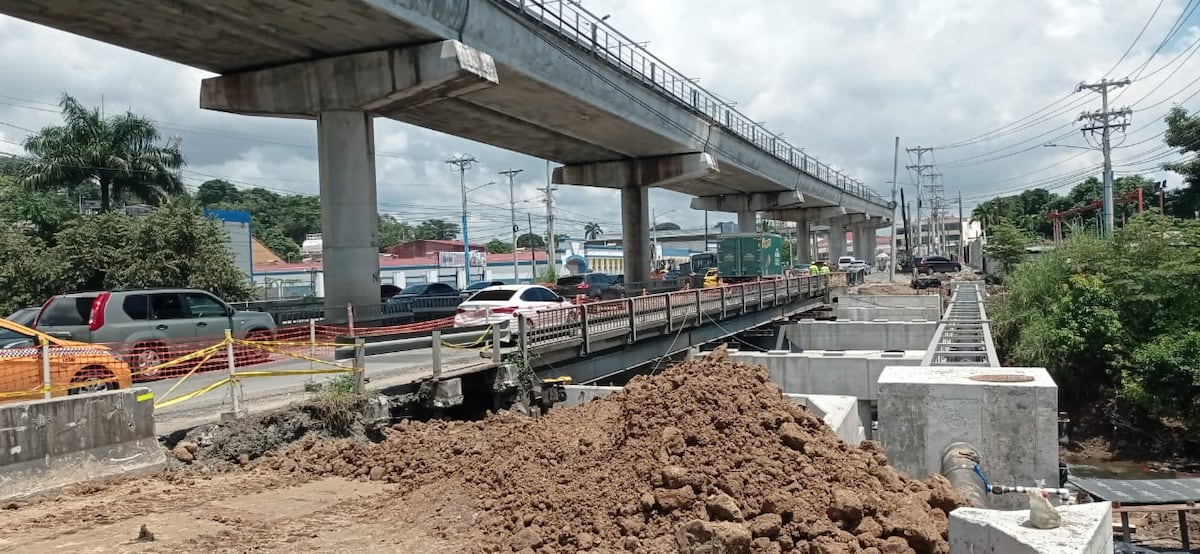 Precaución. El MOP advierte por trabajos de montaje de viga sobre el río Río Abajo en la Transístmica