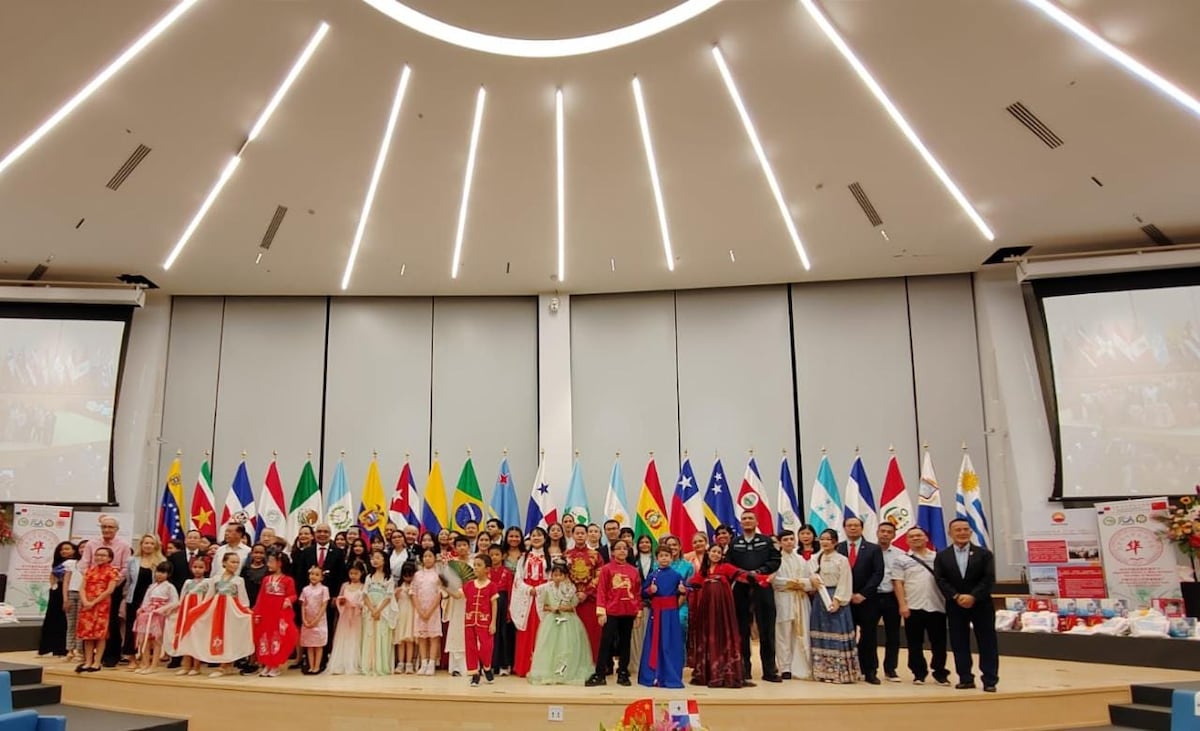 El Instituto Confucio de la Universidad de Panamá celebra su 5° aniversario con la premiación del concurso “Puente Chino” Copa PetroChina