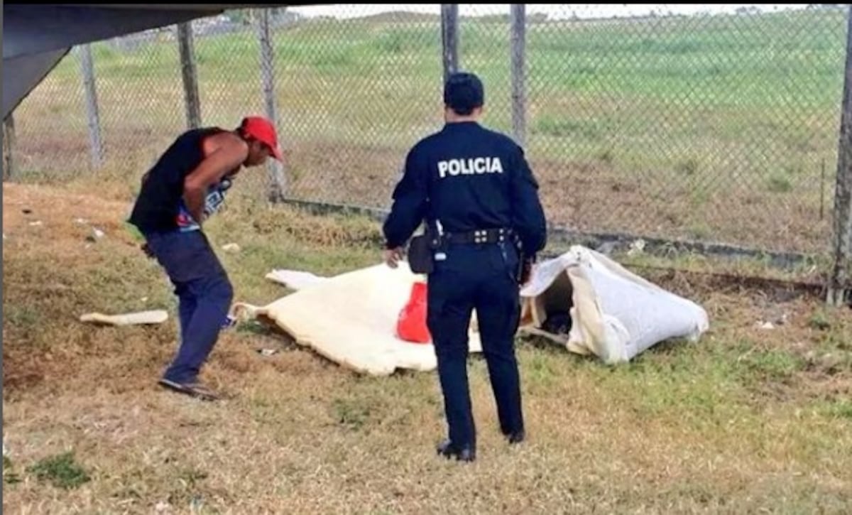 Niña abandonada es devuelta a su madre y ahora nadie sabe de ella. La había dejado en una parada