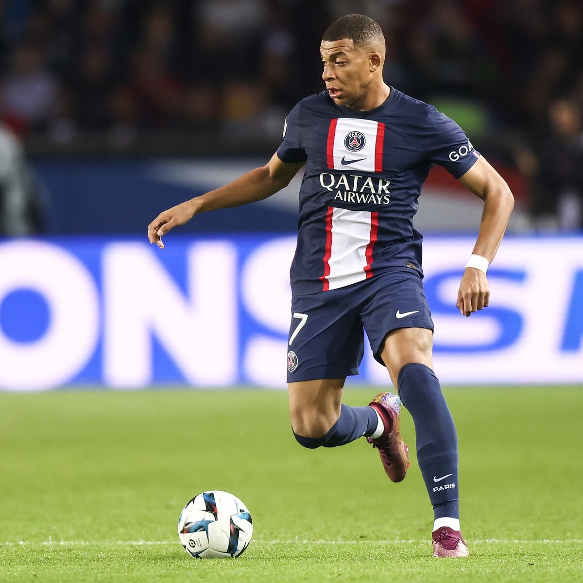 Mbappe descartó la idea de abandonar el PSG en enero próximo