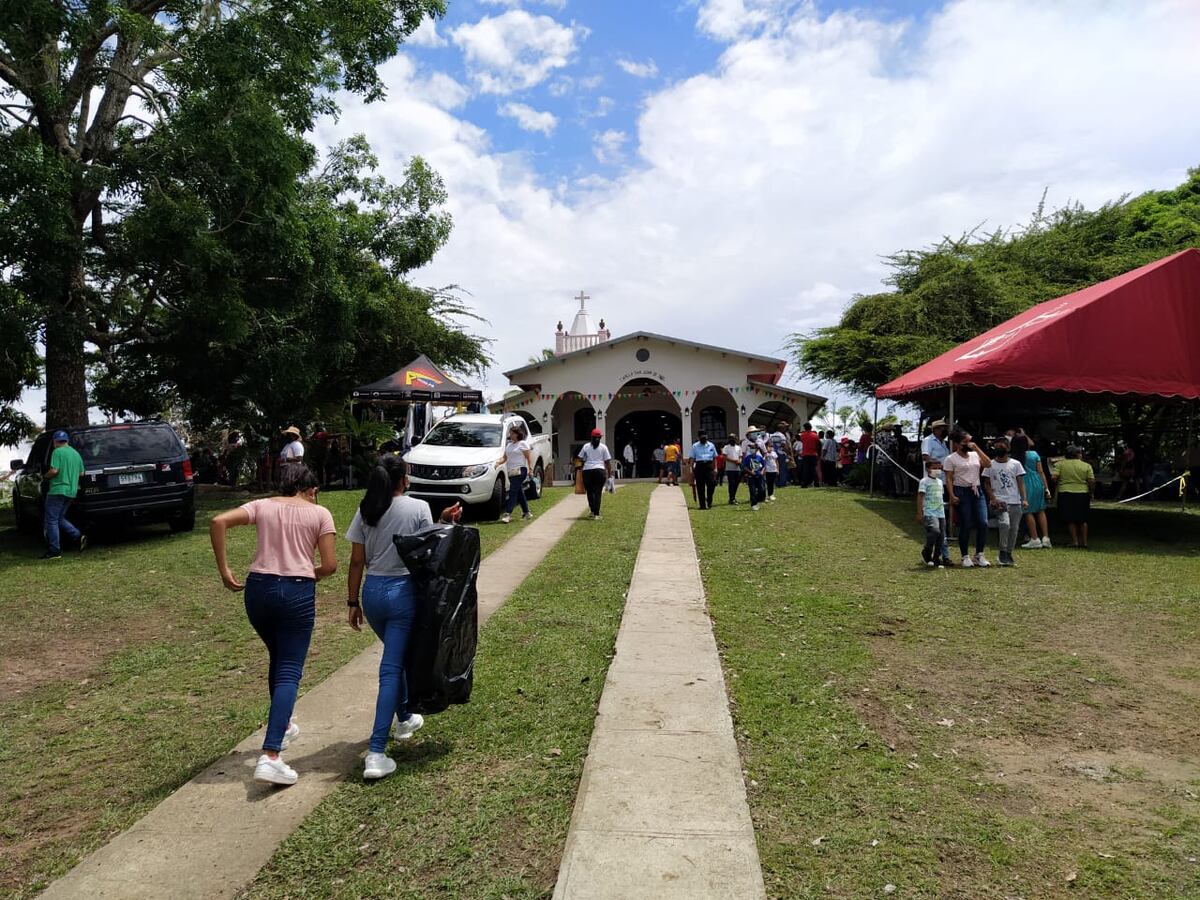 Celebran su primera feria familiar en la capilla San Juan de Dios de Antón