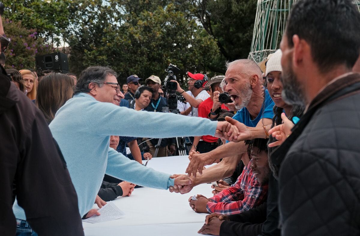 El presidente Petro celebra la Navidad con habitantes de calle en el palacio presidencial