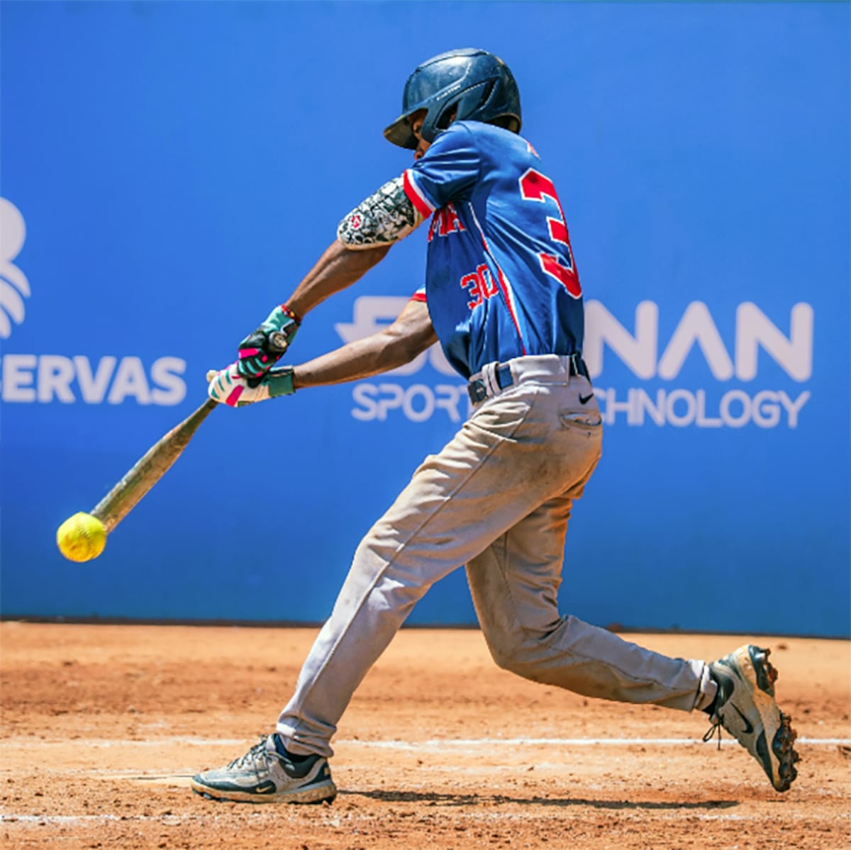 ¡Paliza y blanqueada! Panamá aplasta a Colombia y va por más en sóftbol
