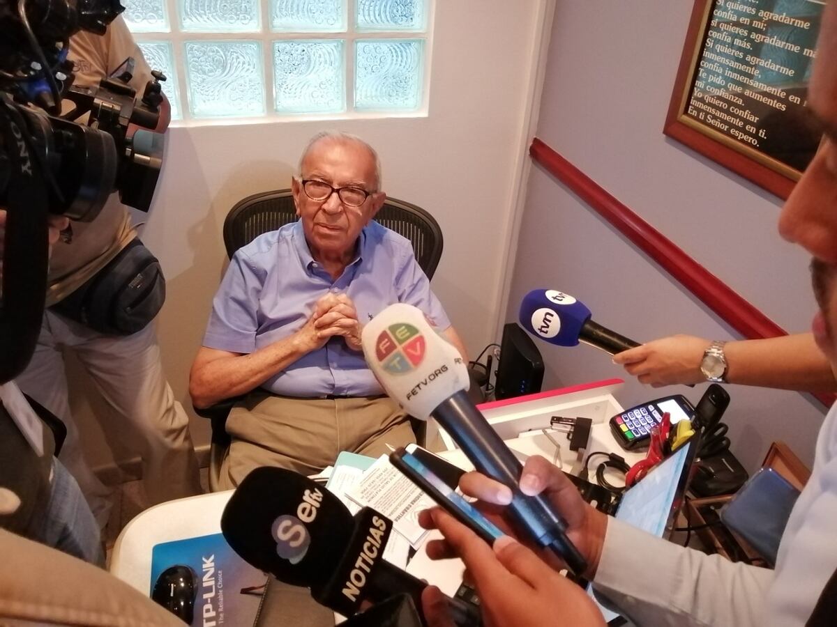 Descubren a otro presunto médico falso. Prácticaba exámenes en consultorios Royal Center