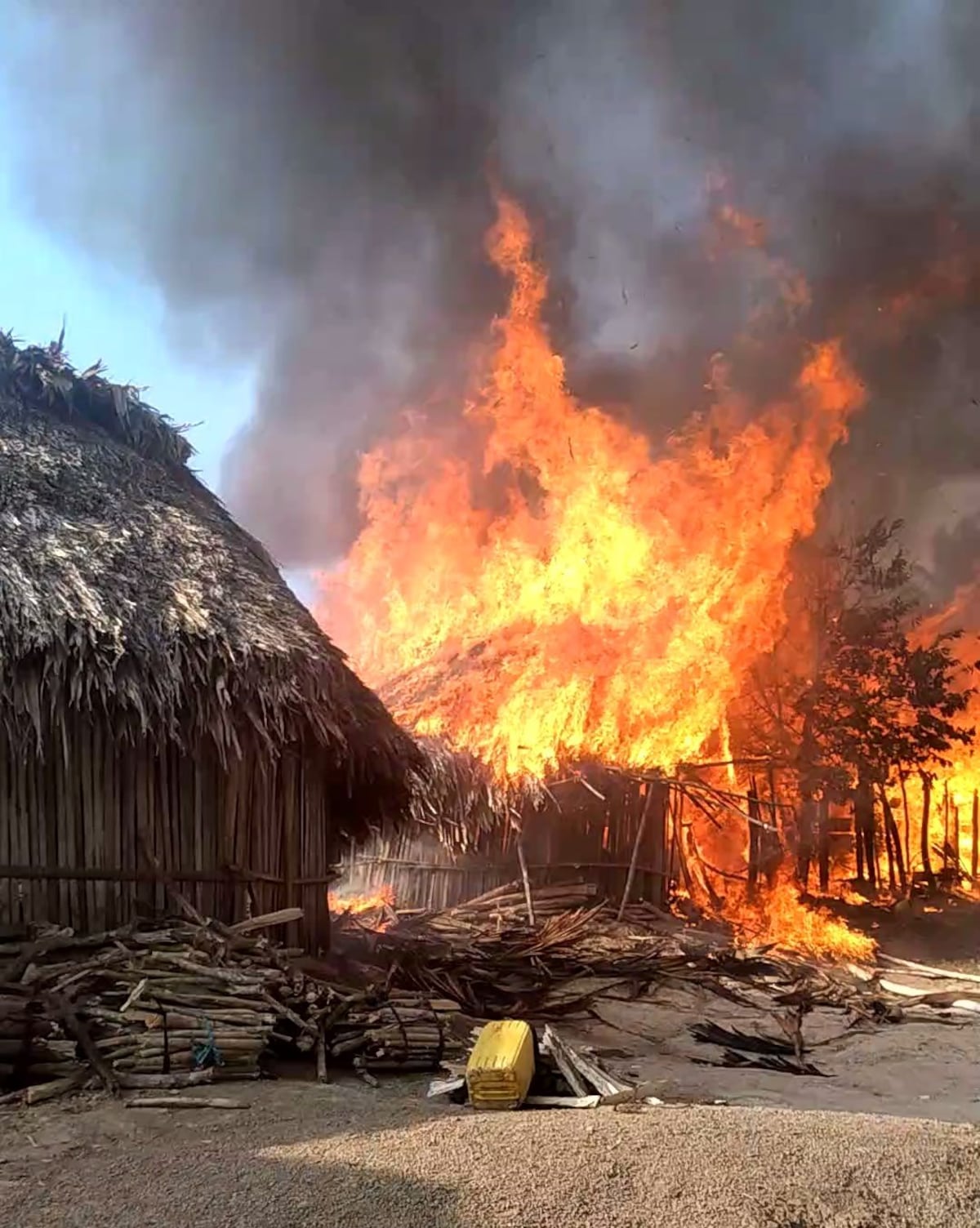 Otro incendio en comunidad guna. Esta vez es en la comarca guna de Madungandi