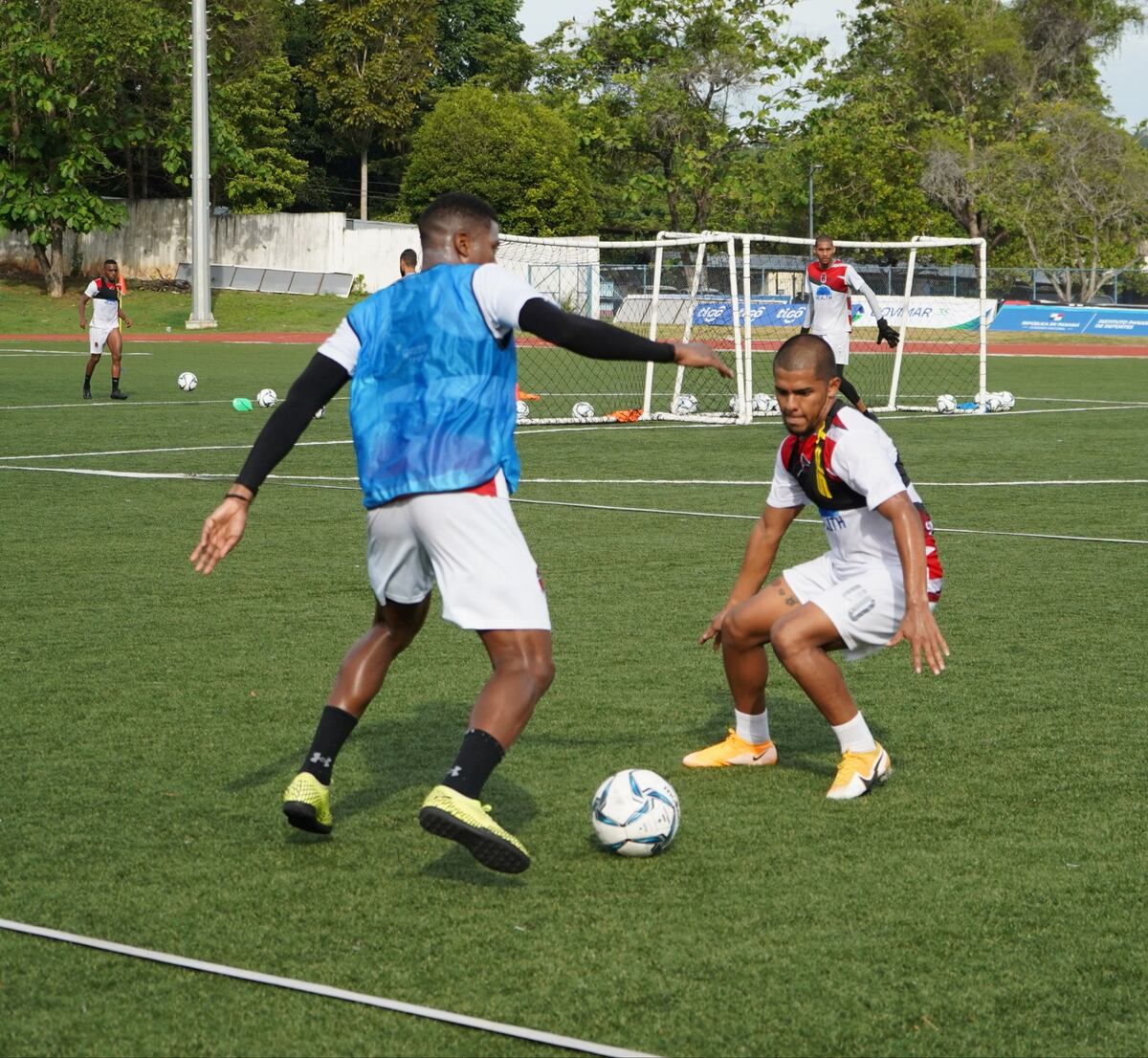 Tres futbolistas del Sporting San Miguelito dan positivo en coronavirus