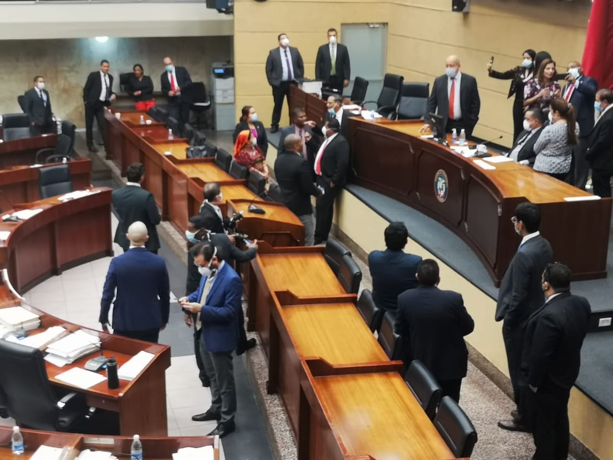 ¿Madrugonazo en la Asamblea? Mira lo que sucedió a la medianoche en el pleno. Video