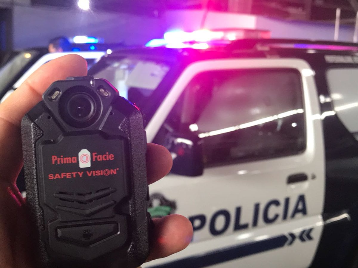 Todo quedará grabado. La Policía Nacional coloca cámaras en patrullas