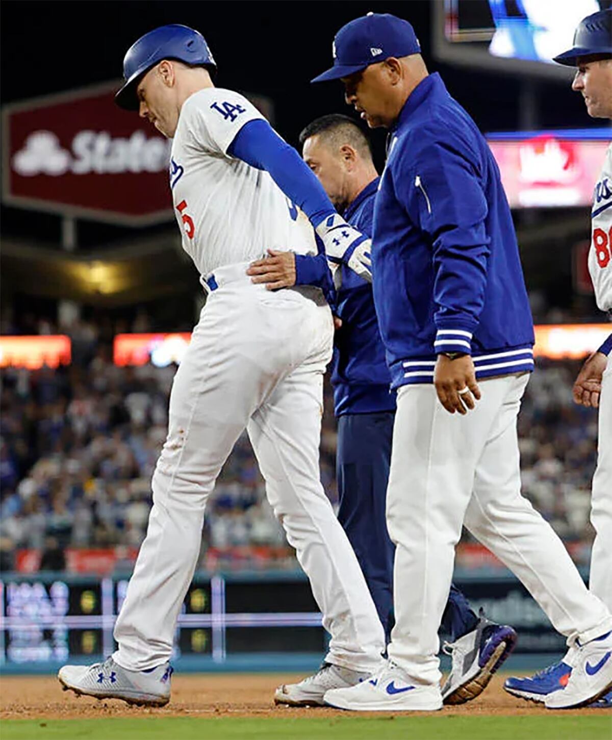 Freeman se lesiona el tobillo, pero los Dodgers confían en su pronta recuperación 