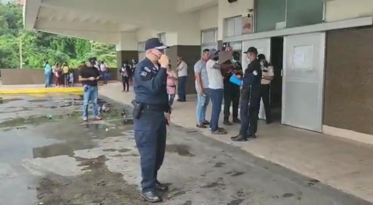 Un hombre de origen asiático acuchilla 7 personas en Linda Vista en el distrito de San Miguelito. Entre los heridos está un Capitán de la Policía Nacional