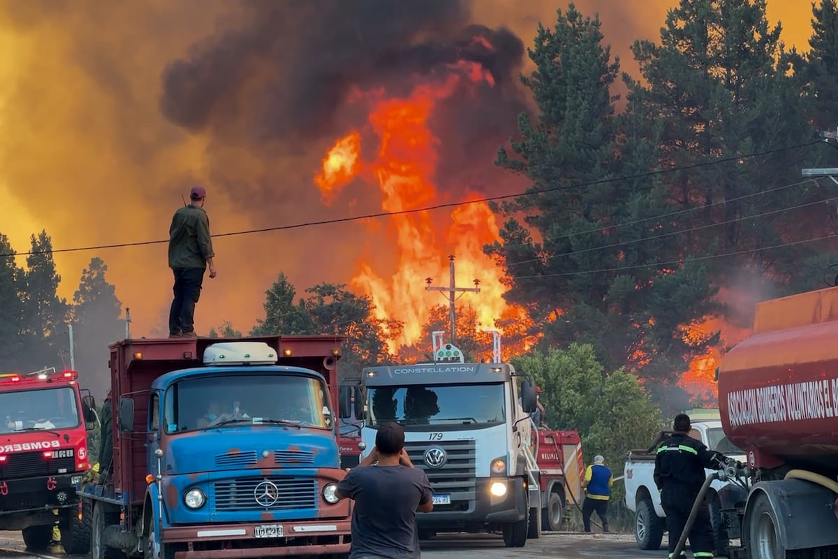 Desastre en la Patagonia: El fuego avanza y cientos de familias evacuadas