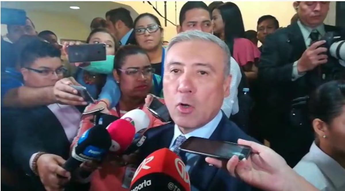 Diputado Arquesio Arias evita hablar de denuncias por supuesto abuso a dos mujeres 