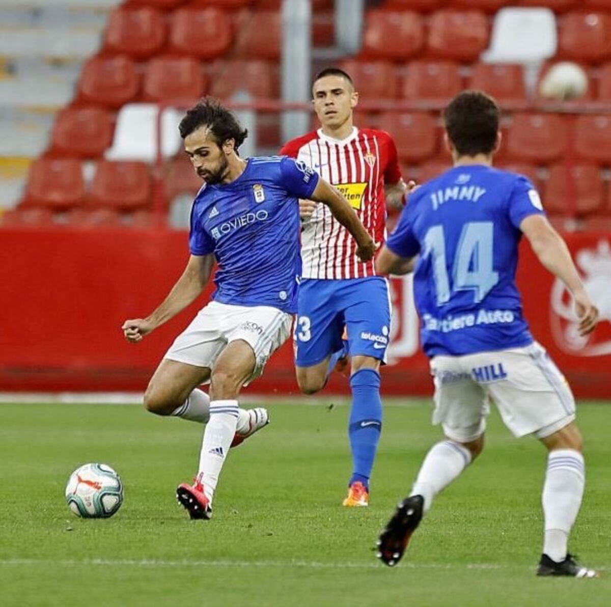 Panameño Bárcenas entró de cambio en la victoria del Real Oviedo