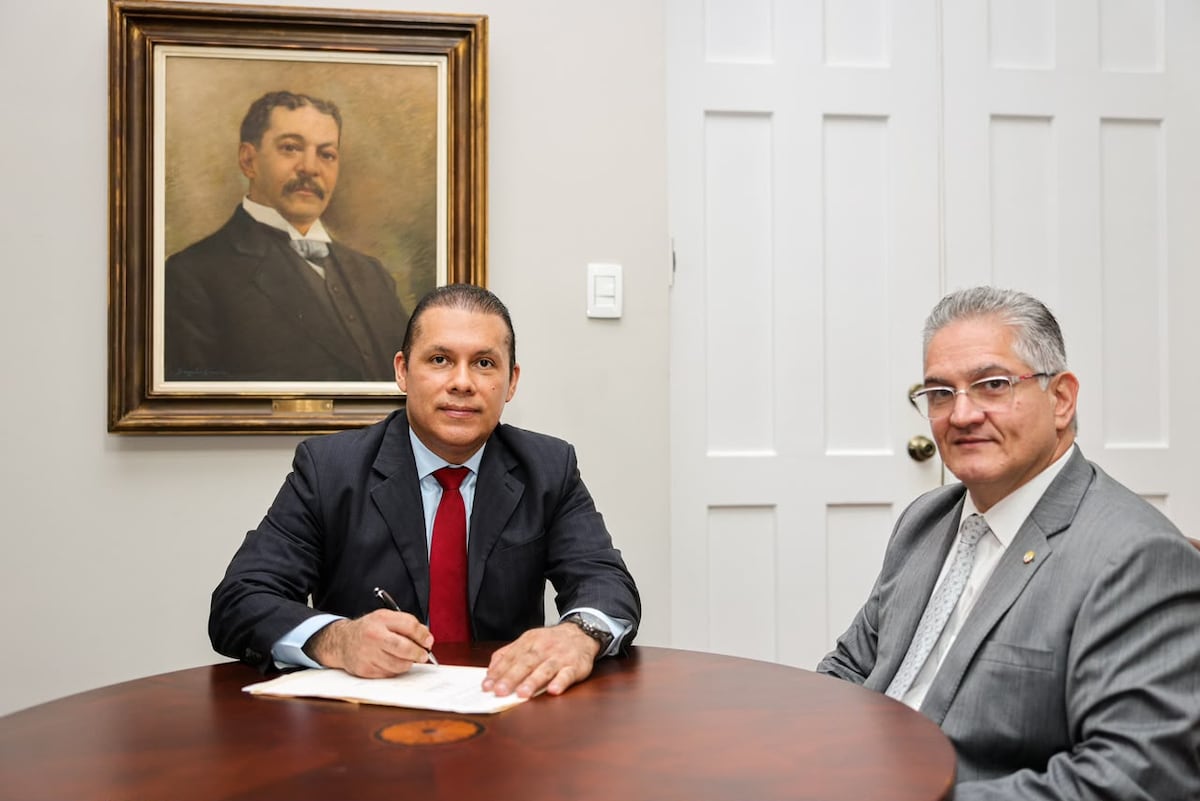 William González asume como nuevo viceministro administrativo del Meduca