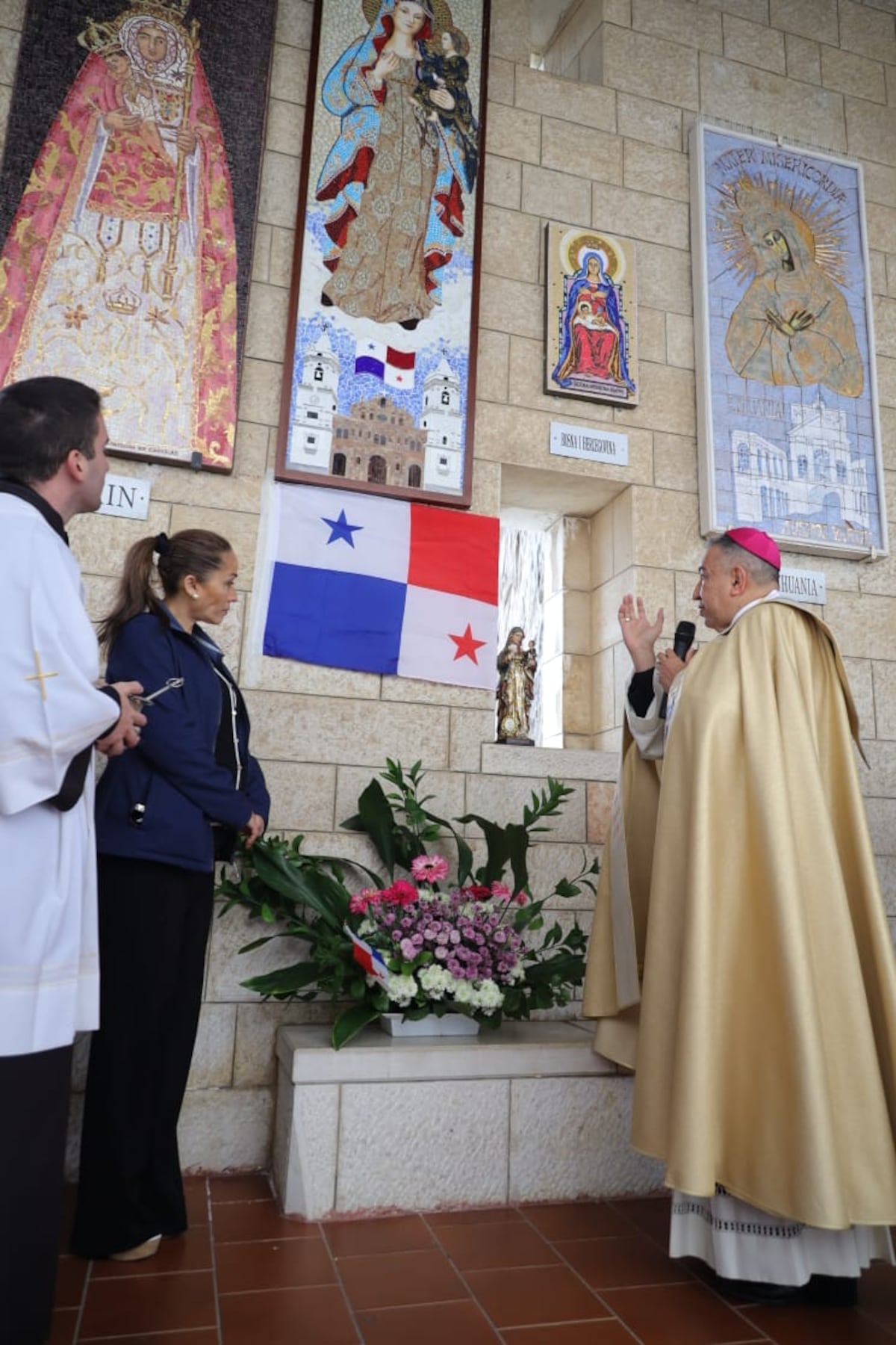 Histórico. Entronizan imagen de Santa María La Antigua de Panamá en Tierra Santa. Video