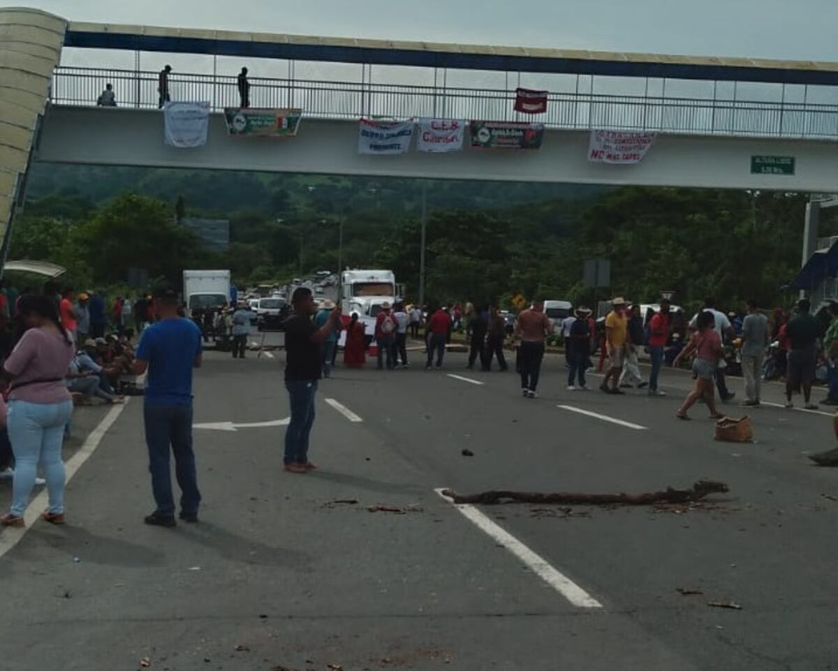 No aguantan más. Aumenta desesperación entre viajeros tras cierres de vías en Chiriquí | Video