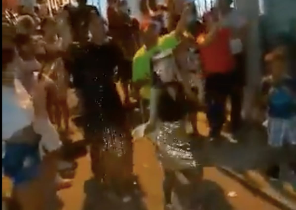 Sin miedo a la muerte. Celebran el carnaval en San Pedro. Video