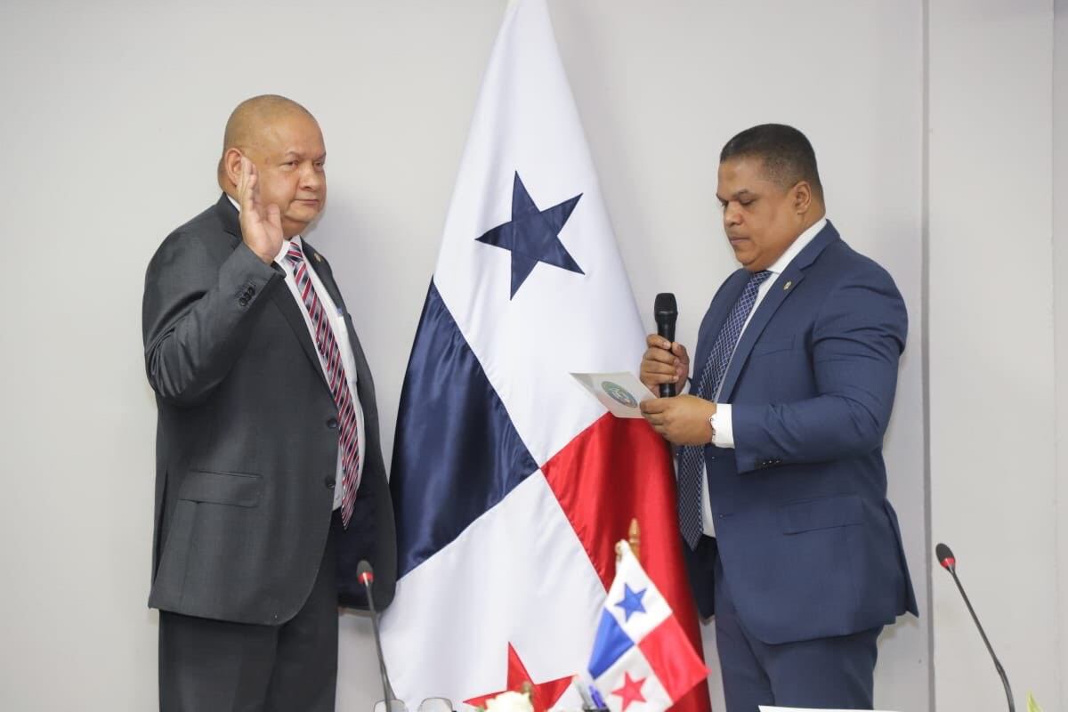 Benicio Robinson y ‘Huevito’ Raúl Pineda toman el control de las comisiones legislativas de Presupuesto y de Credenciales