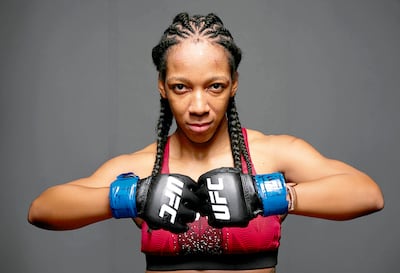 Joselyne Edwards sacude el ranking de UFC y ya mira de frente a Kayla Harrison