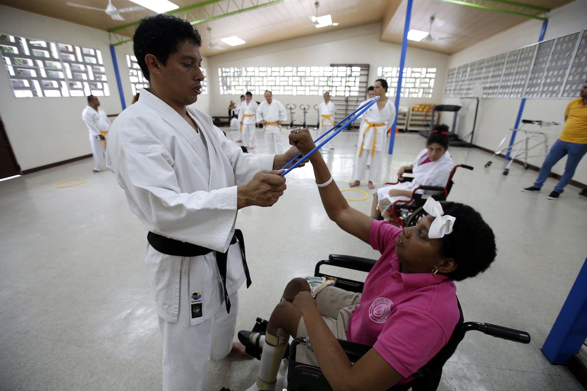 Videos. Panameños rompen barreras gracias al karate inclusivo