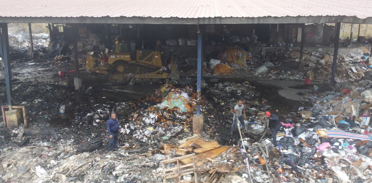 Galera de recicladores de Cerro Patacón se incendia