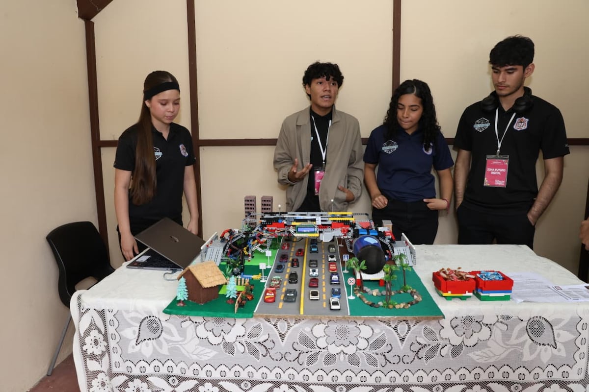 Feria de emprendimiento juvenil en Boquete reúne más de 90 proyectos