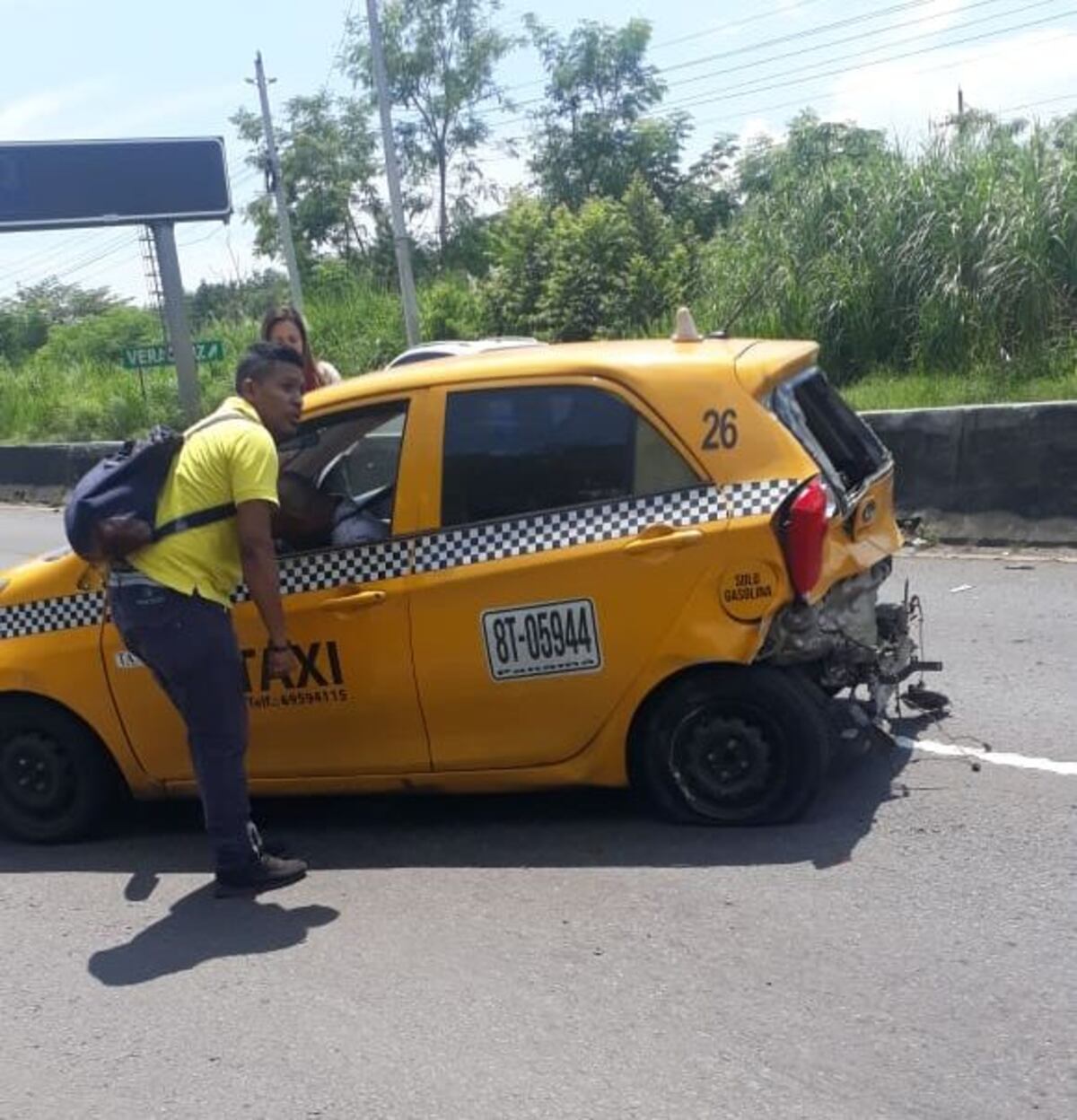 Bus pirata se vuelca y deja 10 heridos en Howard +Video