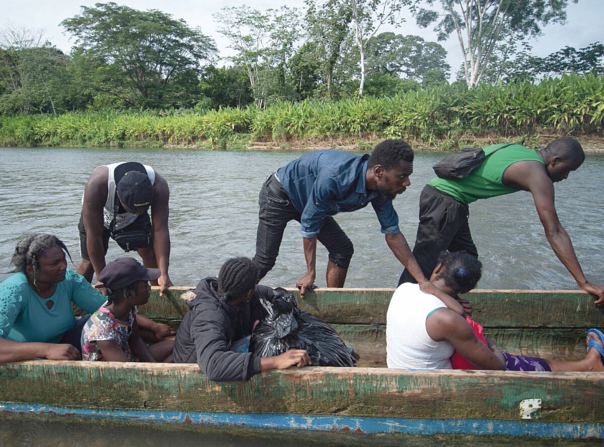 A las mujeres les toca lo peor. El Darién, la selva que no deja ir a los migrantes