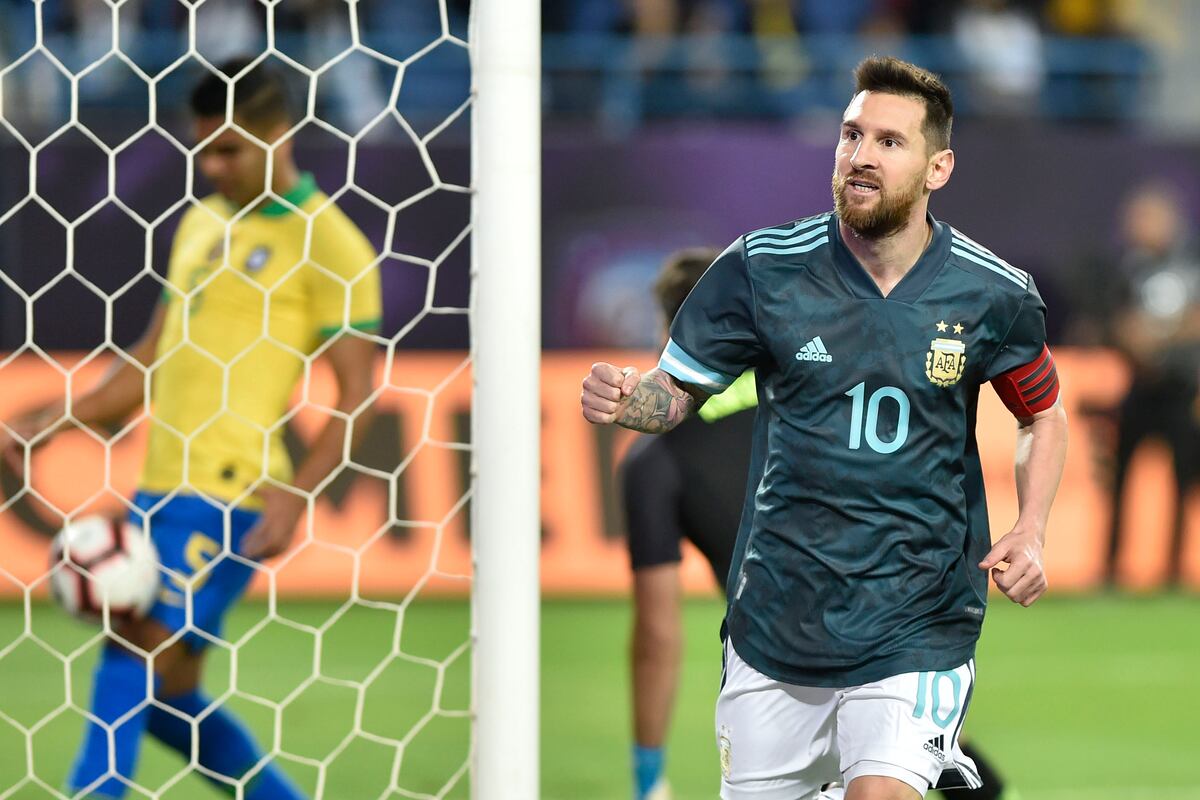 Argentina vence a Brasil con gol de Messi 