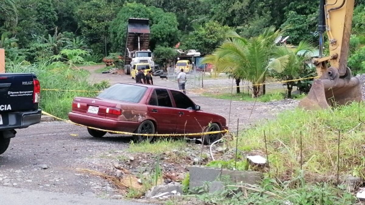 Forman balacera en Bique de Arraiján y abandonan dos autos