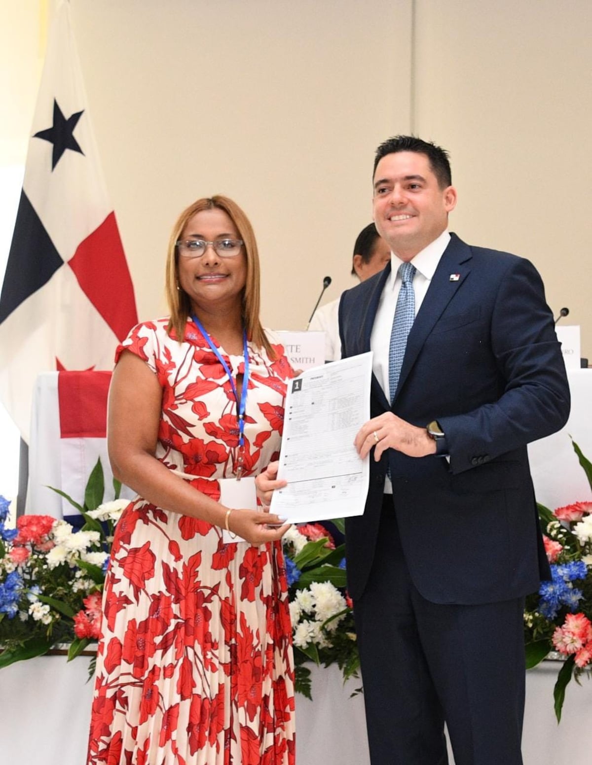 Video. Proclaman a ‘Gaby’ Carrizo como candidato oficial a la presidencia por el PRD. Hace un llamado a la unión entre copartidarios y dijo que analizó los votos en blanco