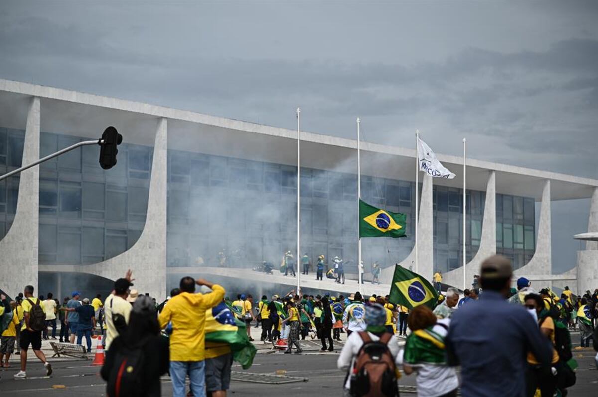 Destituyen a secretario de Seguridad del Distrito Federal de Brasilia tras asalto de bolsonaristas