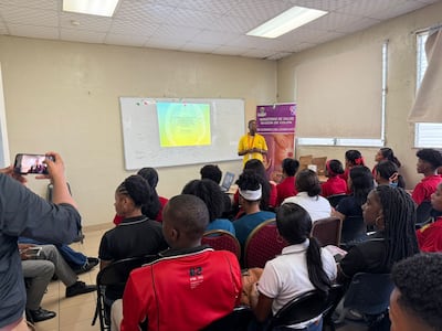 Futuros enfermeros de Colón aprenden a prevenir diabetes y riesgos del tabaco en charla del Centro Bio-Psico-Social