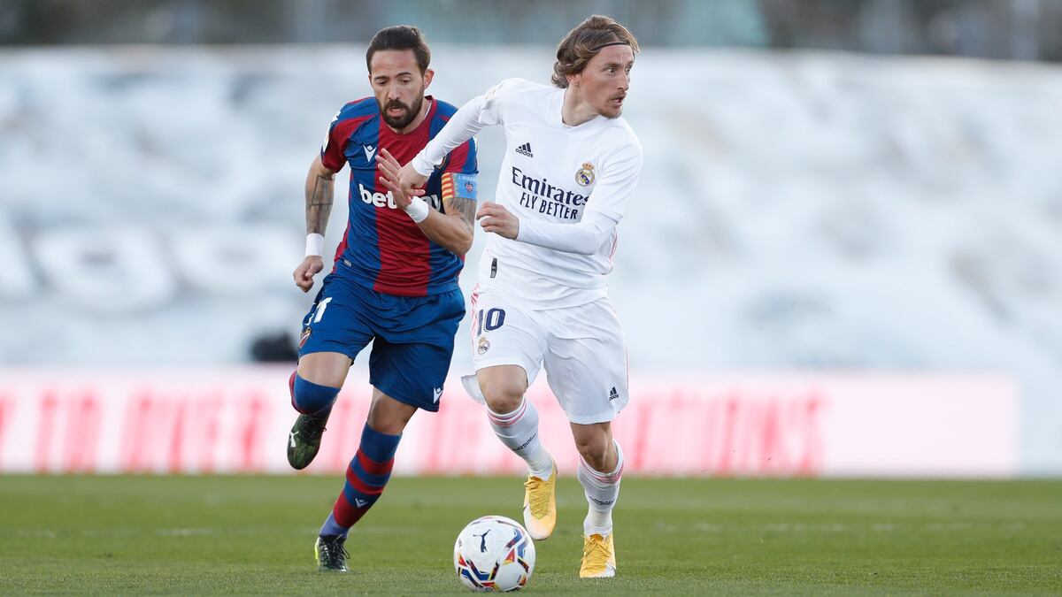 Lo aterrizan. El Levante venció por 2-1 al Real Madrid en su propia casa
