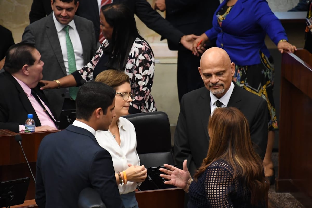 Asamblea Nacional le dice ñagare a propuesta del  profe Cedeño para otorgar licencias a diputados para ejercer la abogacía