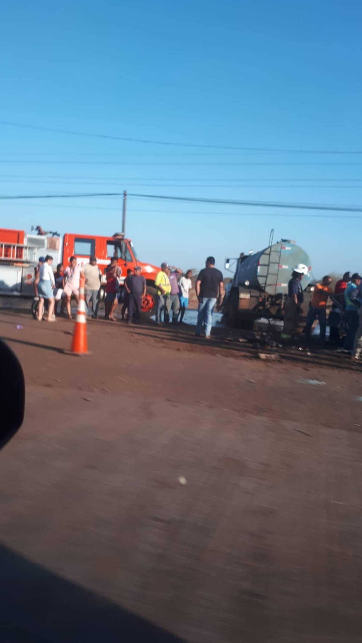 Camioneta se estrella contra un camión cisterna en la Interamericana