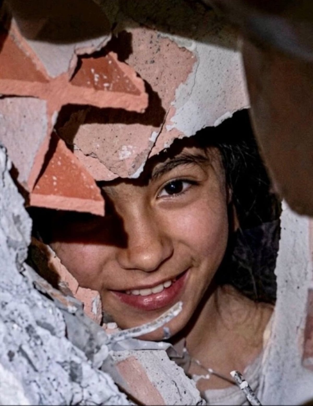 El rostro de esperanza: Fabiana, la niña que sobrevivió a los terremotos en La Guaira