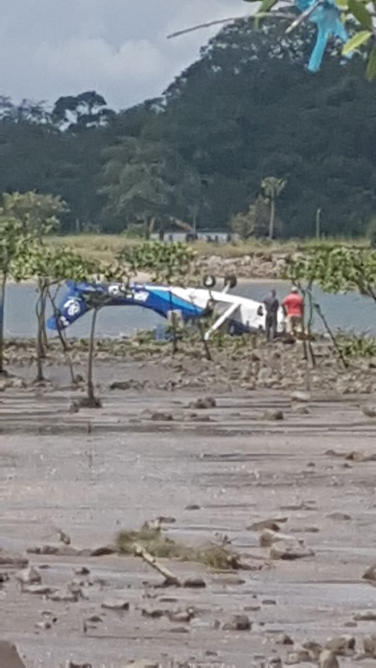 Última hora. Cae avioneta cerca de Veracruz. Fotos 