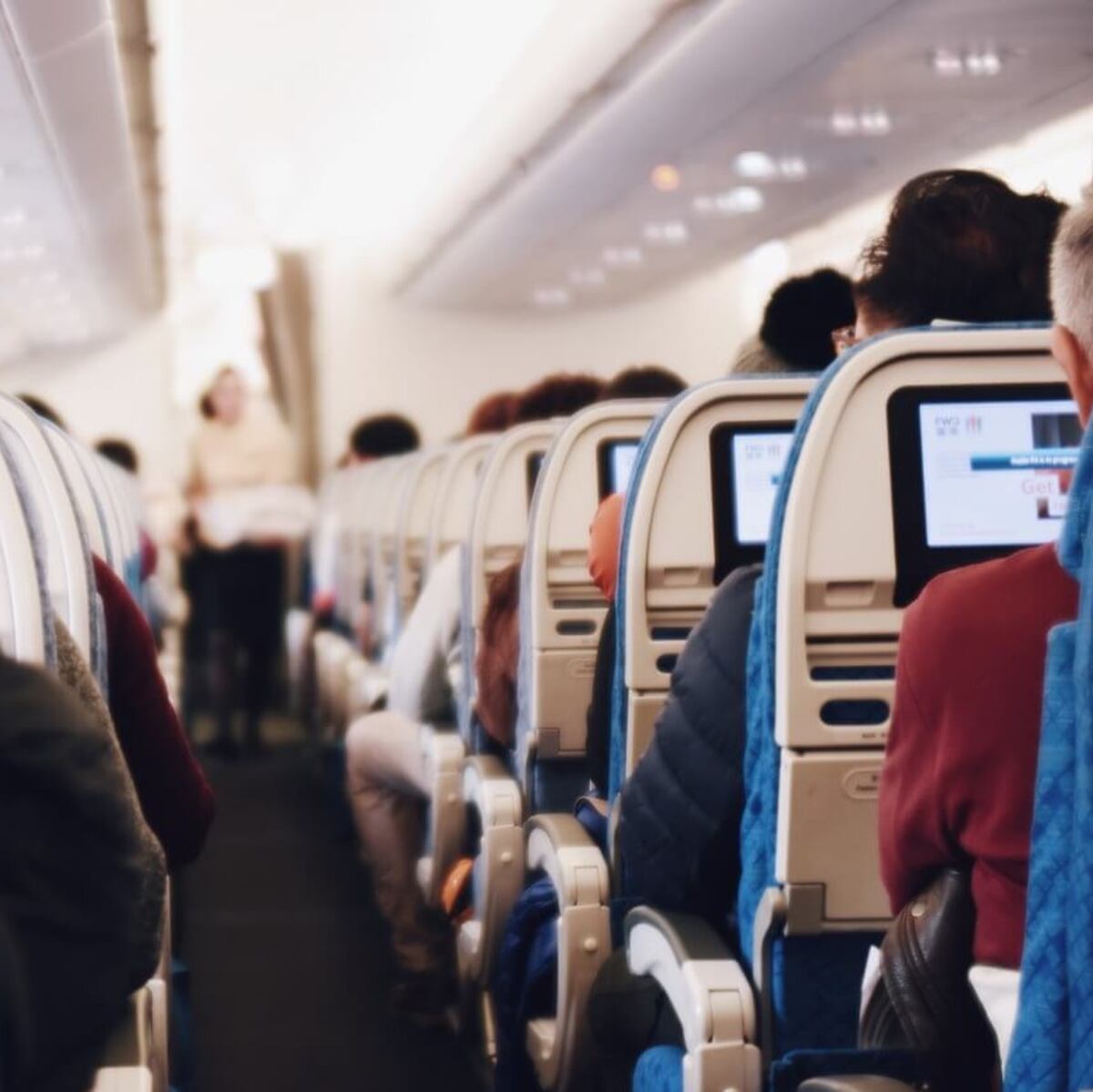 Hombre le exhibía sus partes íntimas a una mujer en pleno vuelo