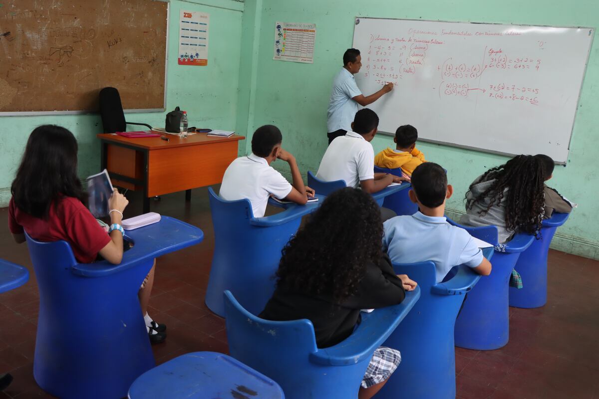 Estudiantes terminan Programa de Recuperación Académica