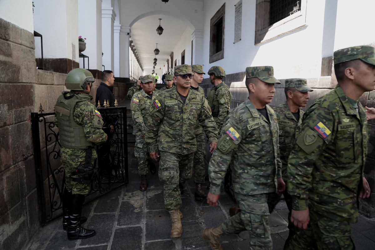 Lasso, amenazado por juicio político, disuelve Parlamento y adelanta elecciones en Ecuador