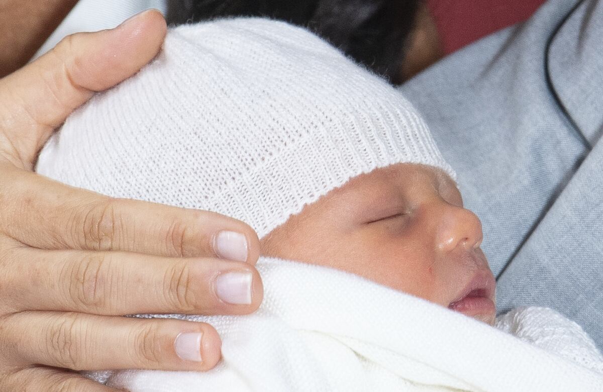 ¡Una de las imágenes más esperadas!  El príncipe Harry y Meghan presentan a su primer hijo 